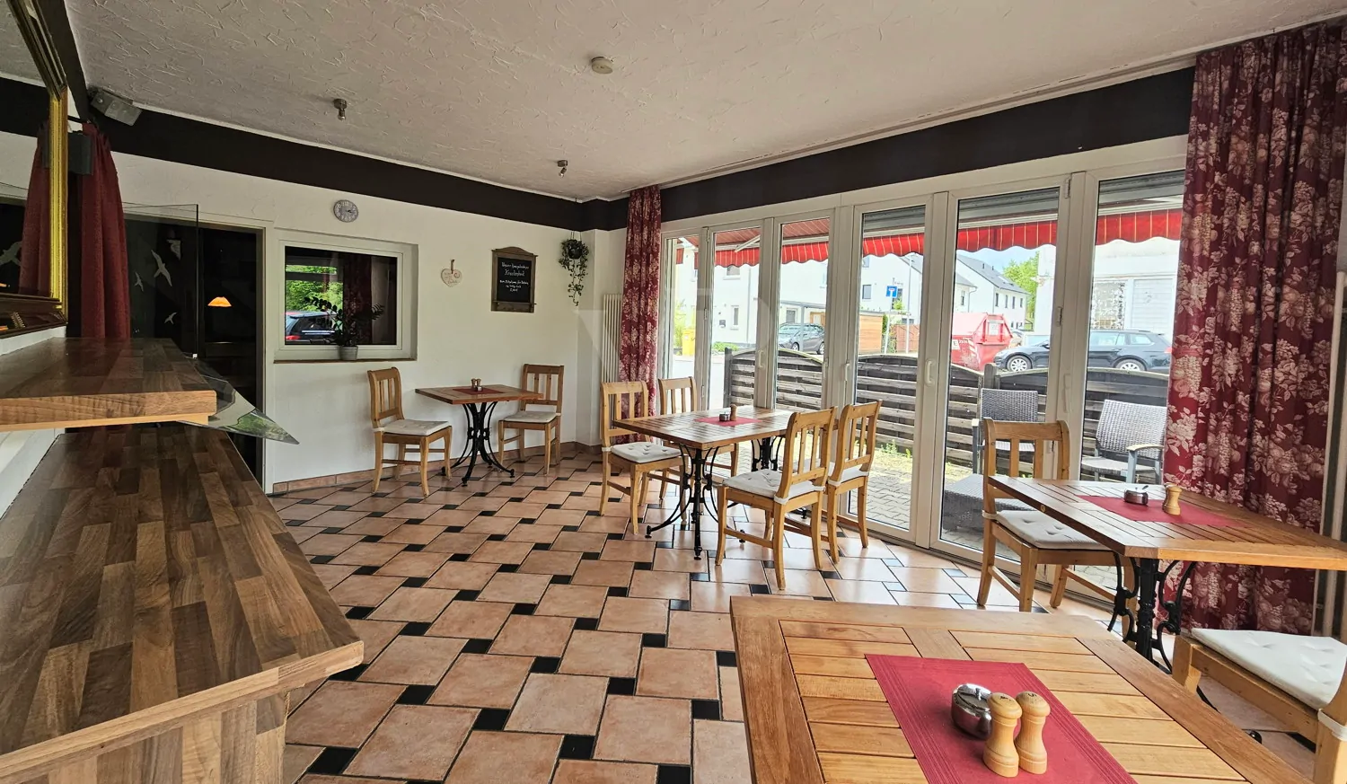 Frühstück im Wintergarten