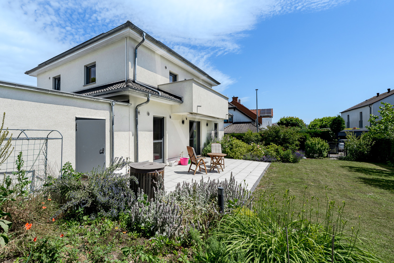 Gartenbereich mit integrierter Bewässerungsanlage