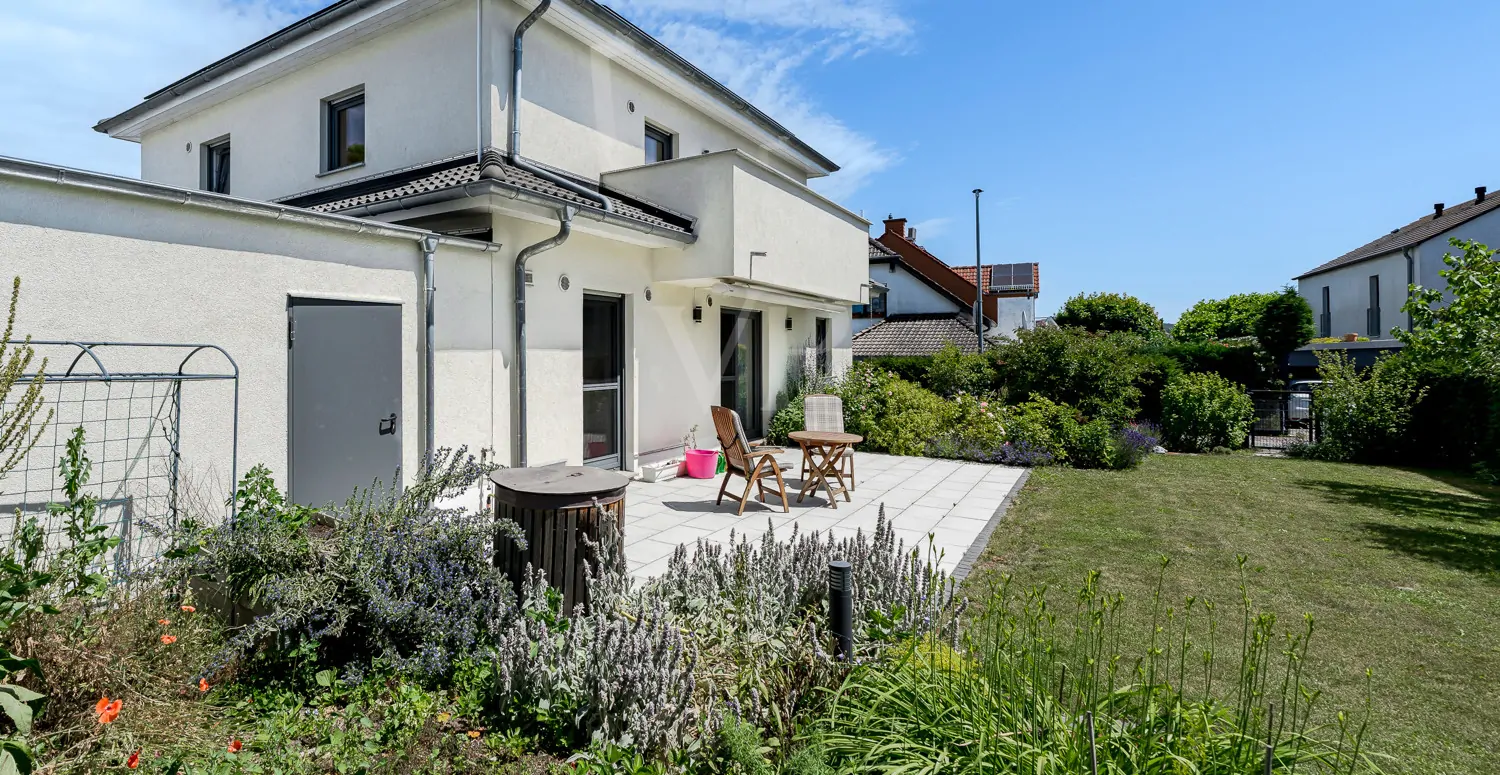 Gartenbereich mit integrierter Bewässerungsanlage