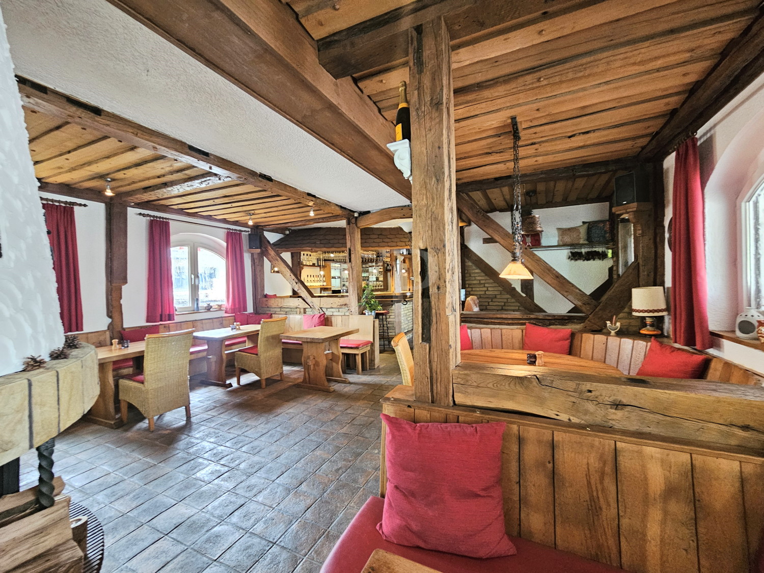 Speisesaal mit Kamin