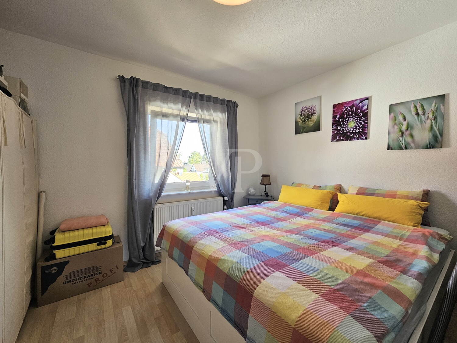 Geräumiges Schlafzimmer