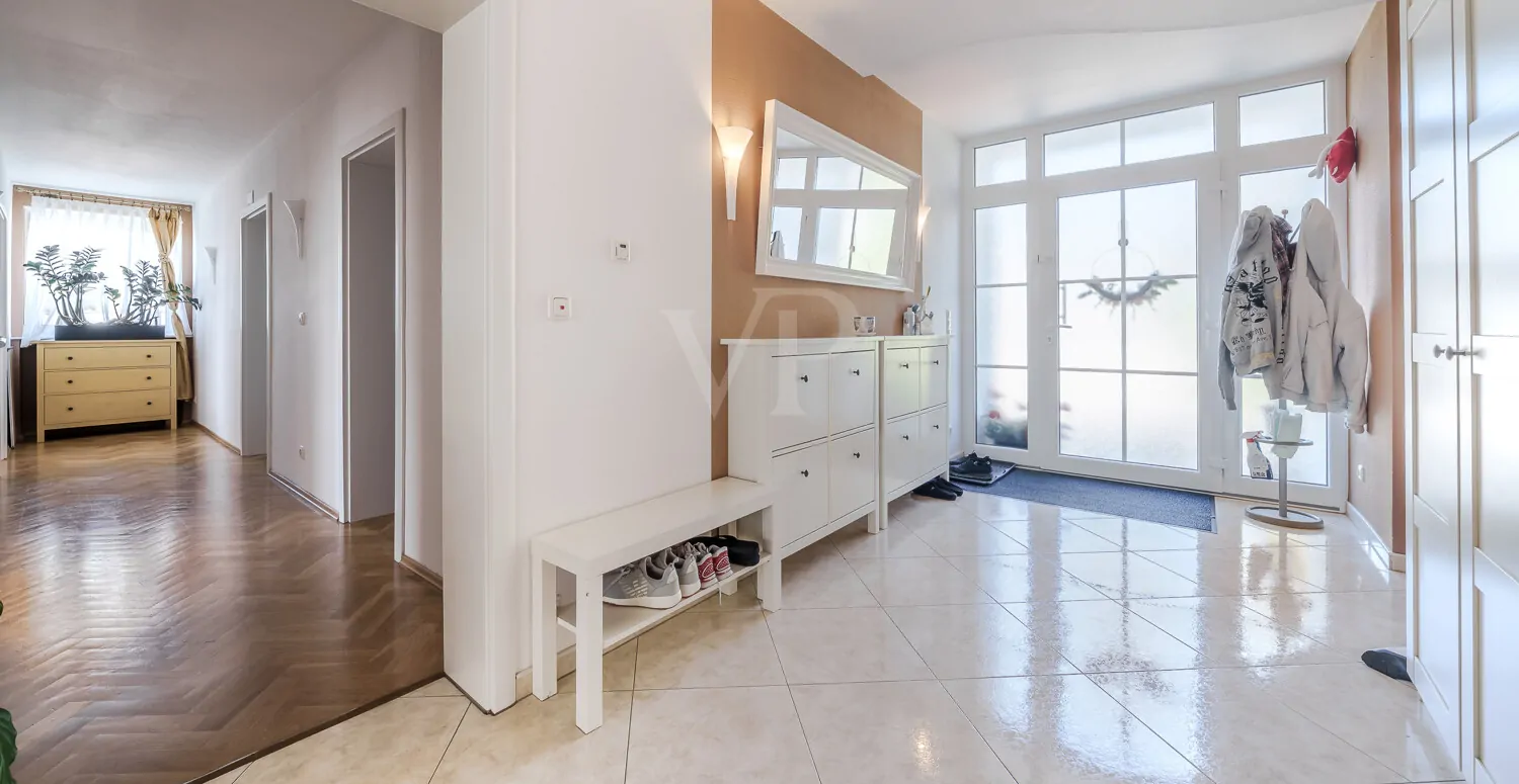 Großzügiger Eingangsbereich