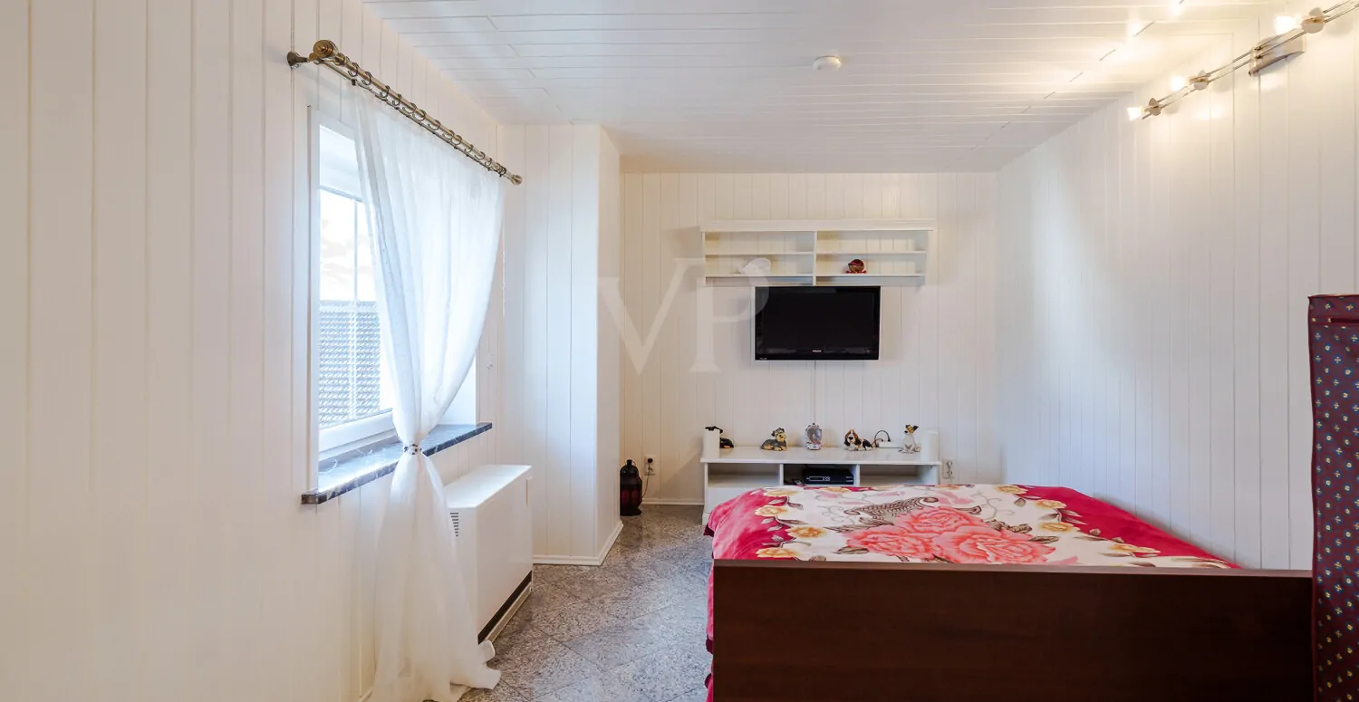 Freundliches Gästezimmer im Dachgeschoss