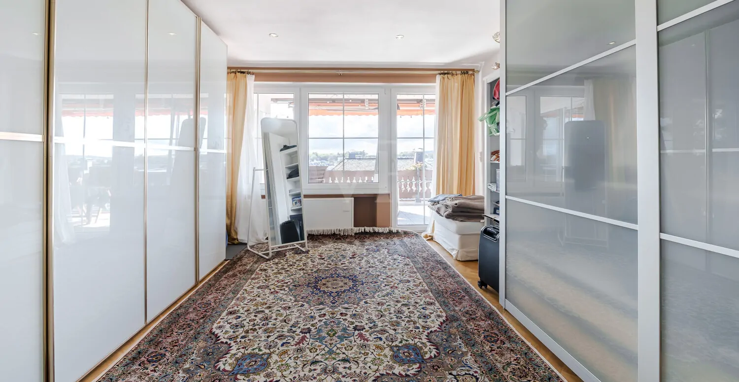 Extragroße Ankleide im Obergeschoss