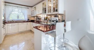 von_poll_real_estate_property_25141053_image_2