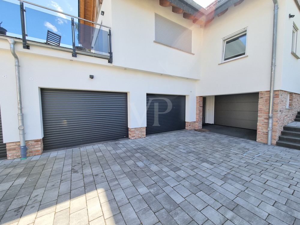 Eingangsbereich mit Garage