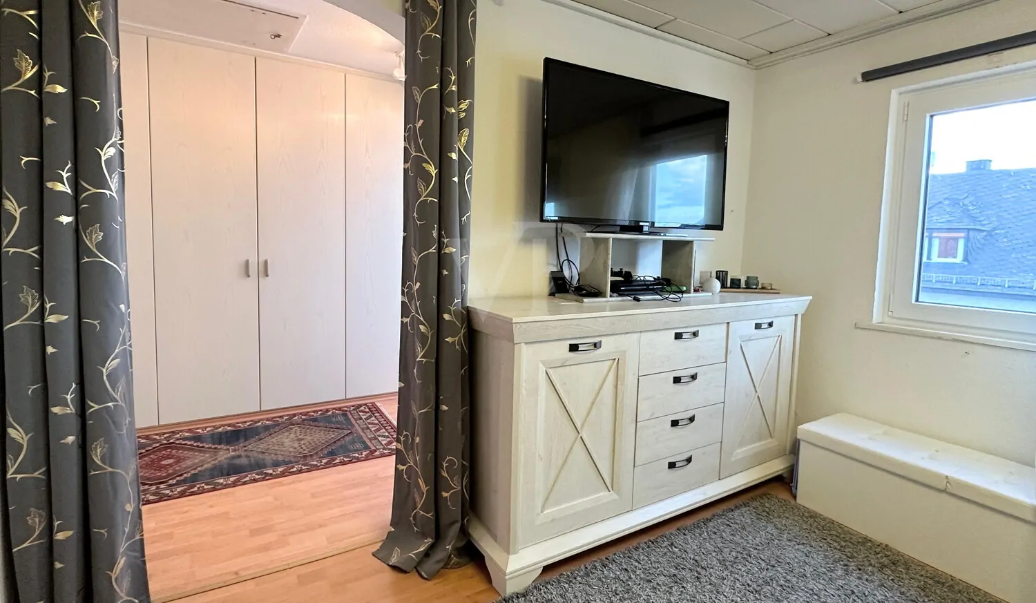 Ankleide am Schlafzimmer im Dachgeschoss