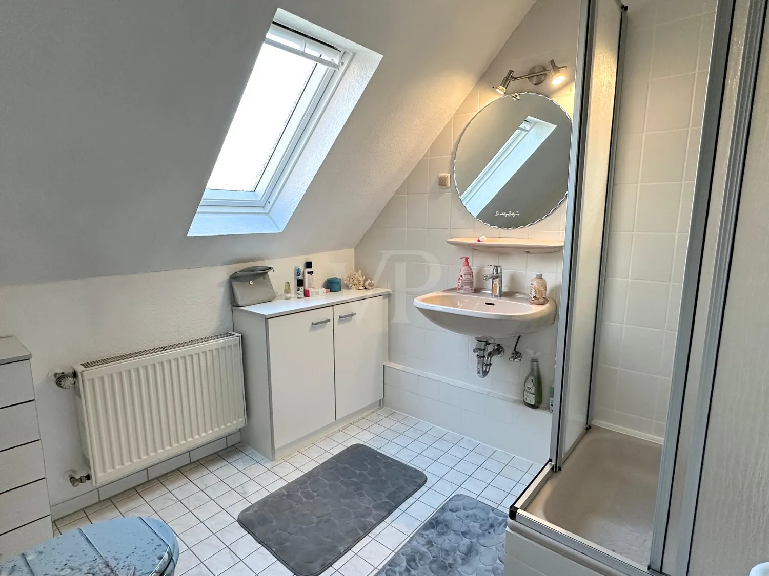Tageslicht-Duschbad im Dachgeschoss