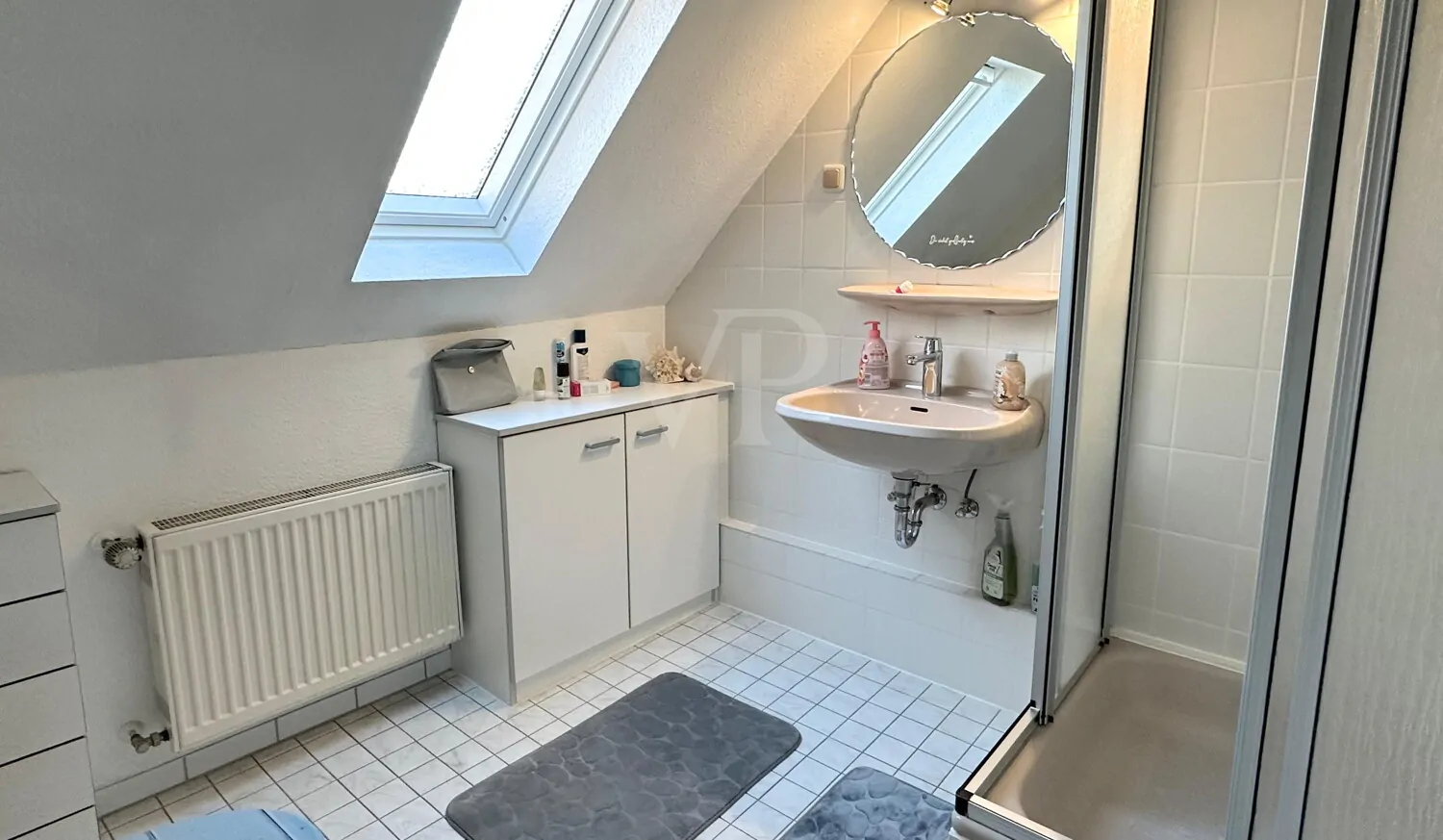 Tageslicht-Duschbad im Dachgeschoss