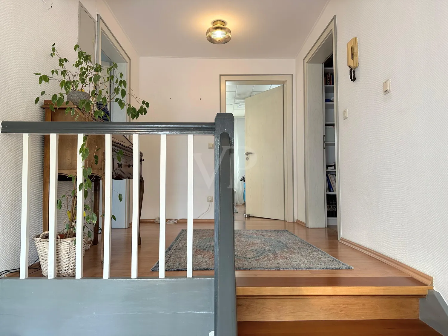 Flur im oberen Bereich der Maisonette-Wohnung