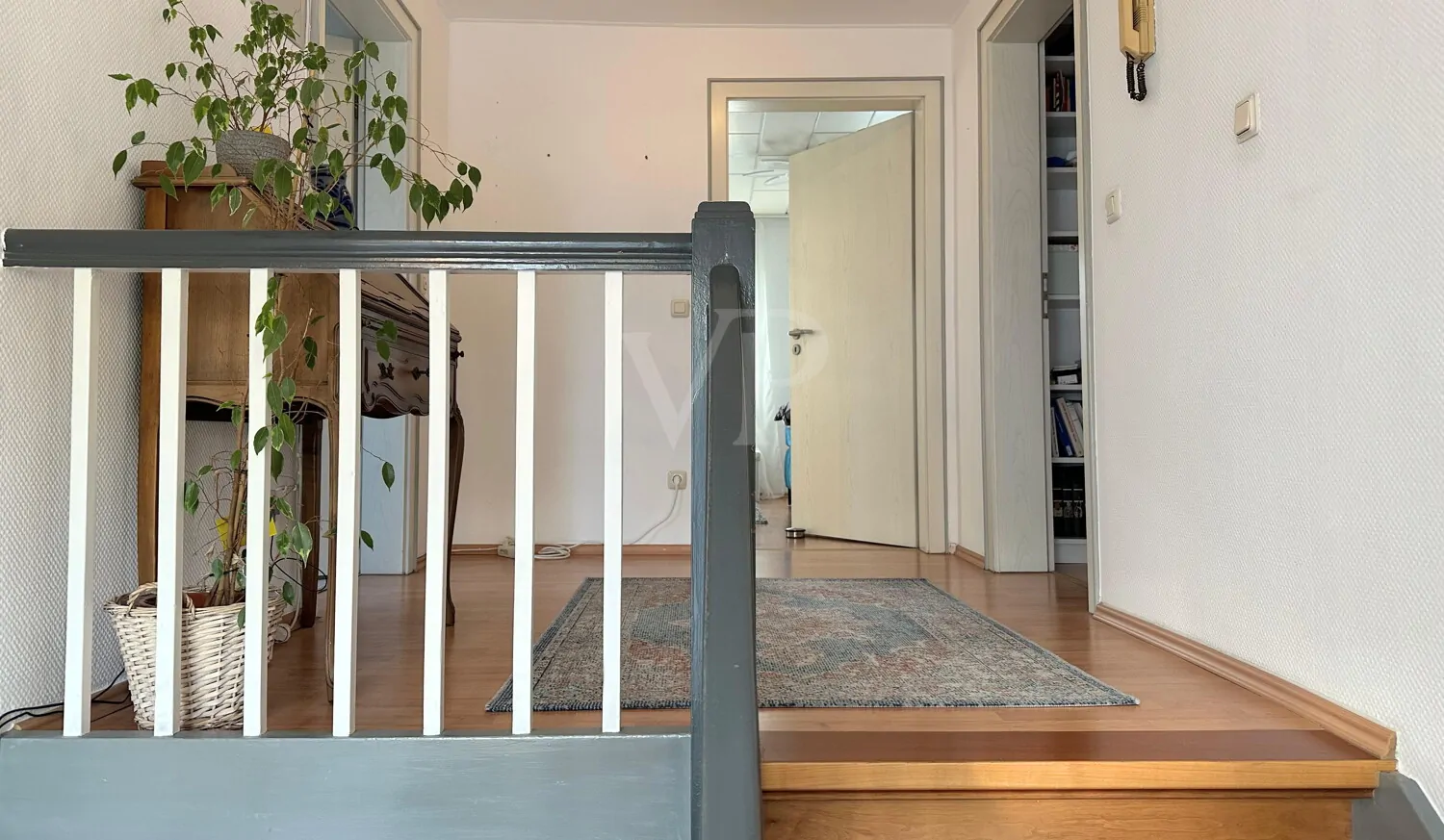 Flur im oberen Bereich der Maisonette-Wohnung