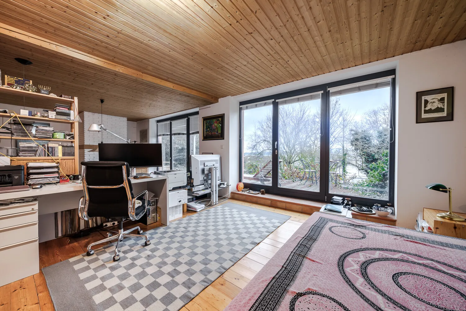 Großer Arbeits-/Hobbybereich Gartengeschoss