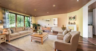 von_poll_real_estate_property_25141055c_image_2