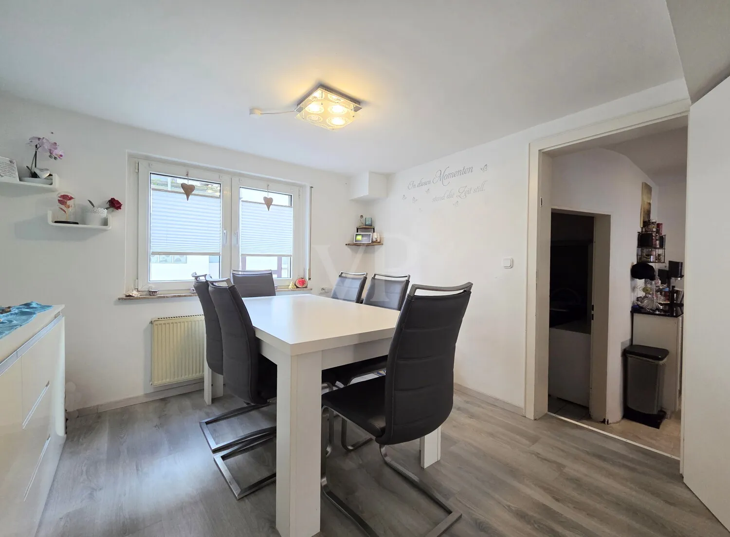 Gemütliches Esszimmer im Vorderhaus