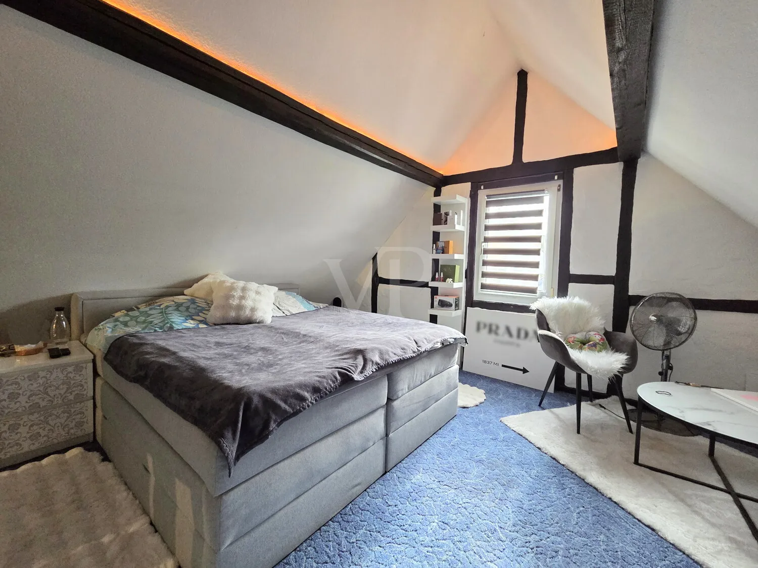 Ausgebautes Dachstudio im Vorderhaus