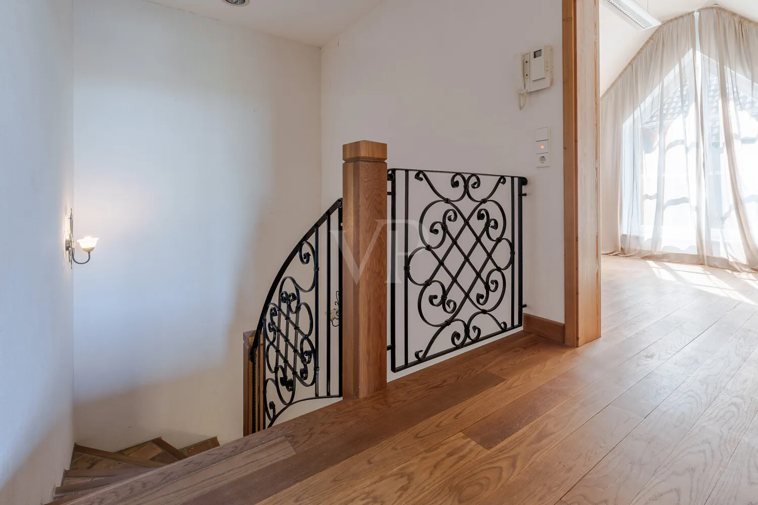 Helligkeit im Flur im OG im gartenseitigen Haus