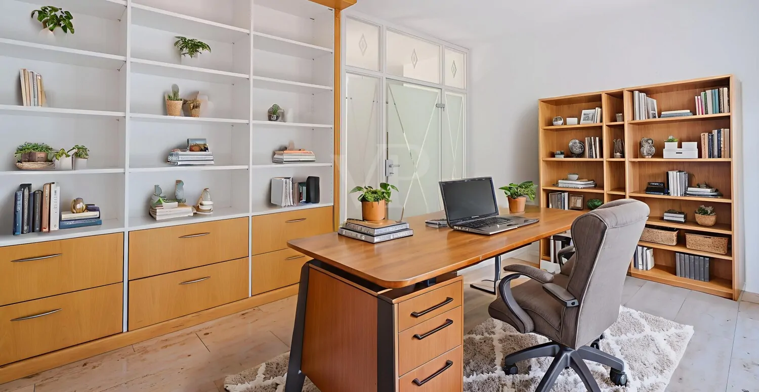 Beispielmöblierung für den selben Raum als Büro im Vorderhaus