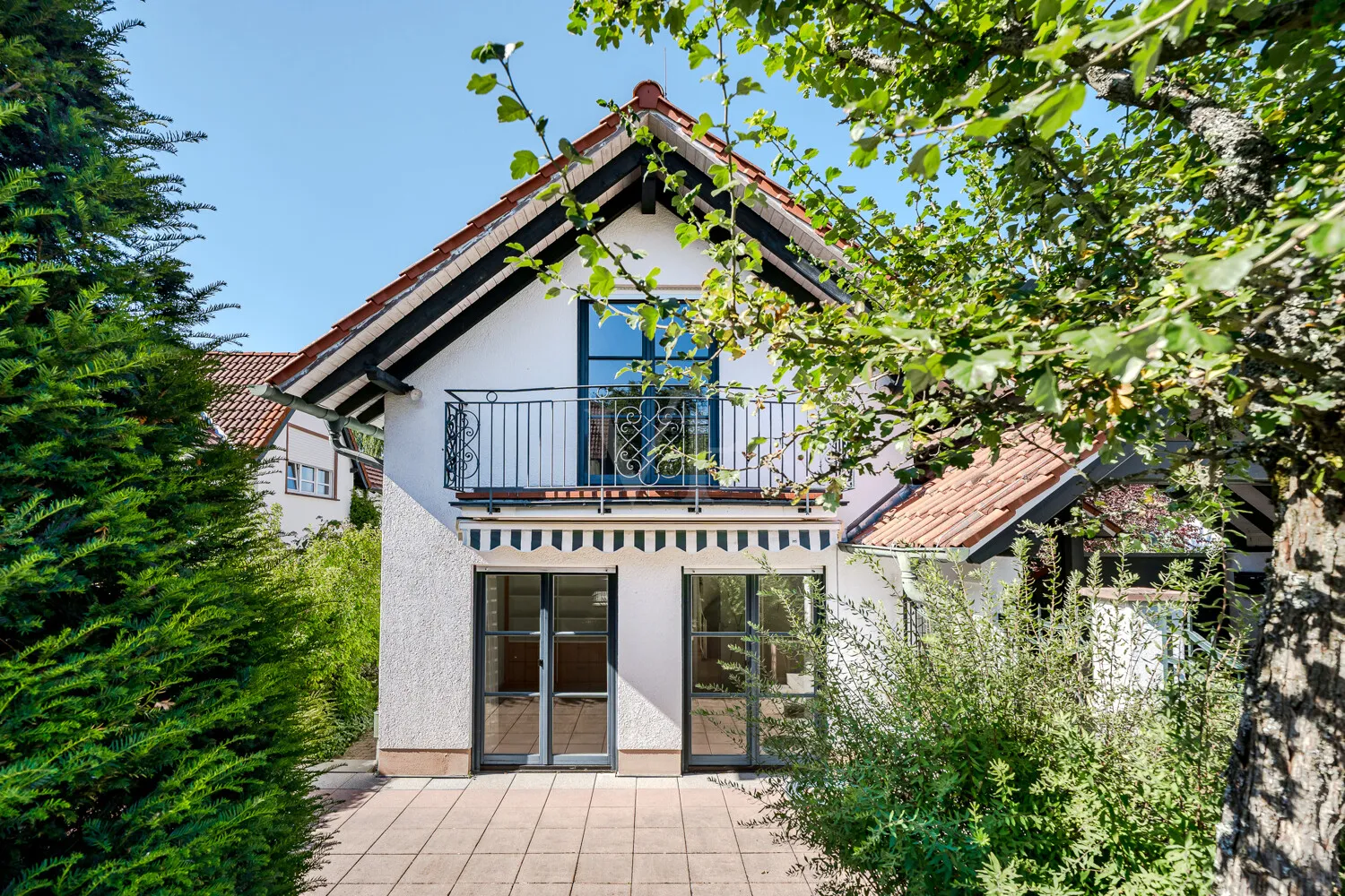 Terrasse und Balkon Vorderhaus