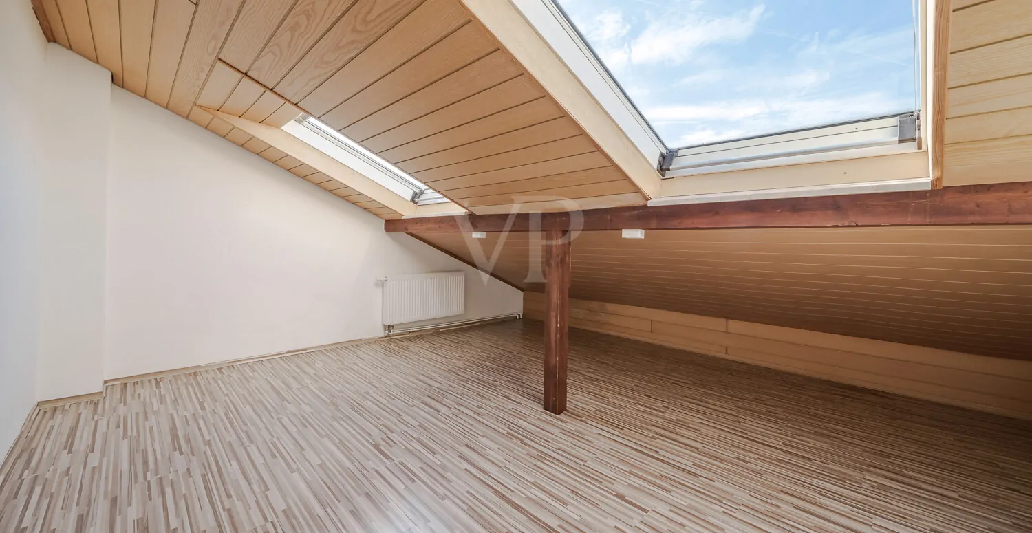 Angrenzende Nutzfläche Dachstudio 2