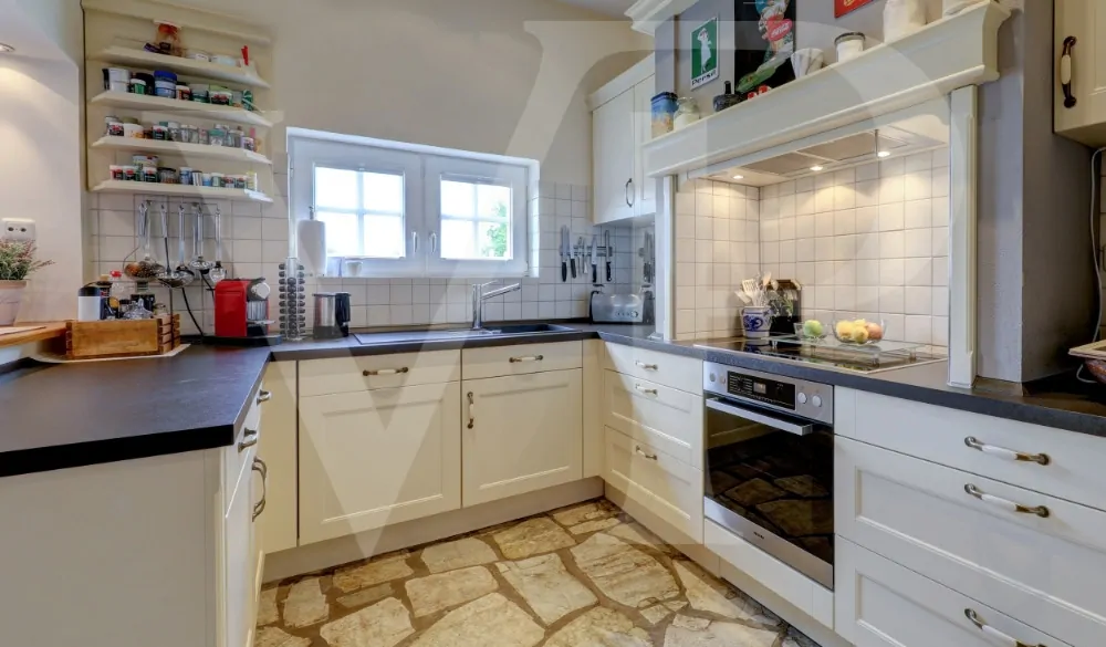 Schöne Küche im Haupthaus