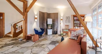 von_poll_real_estate_property_25141067_image_1