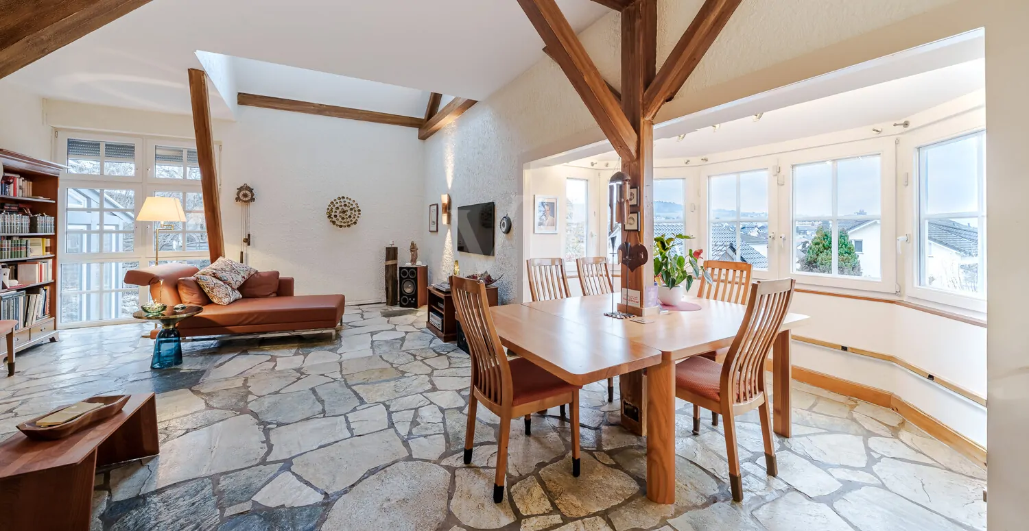 Wohnessbereich mit Erker