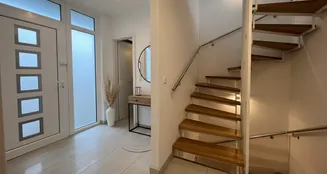 von_poll_real_estate_property_25141066_image_1