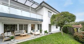 von_poll_real_estate_property_25141060b_image_1