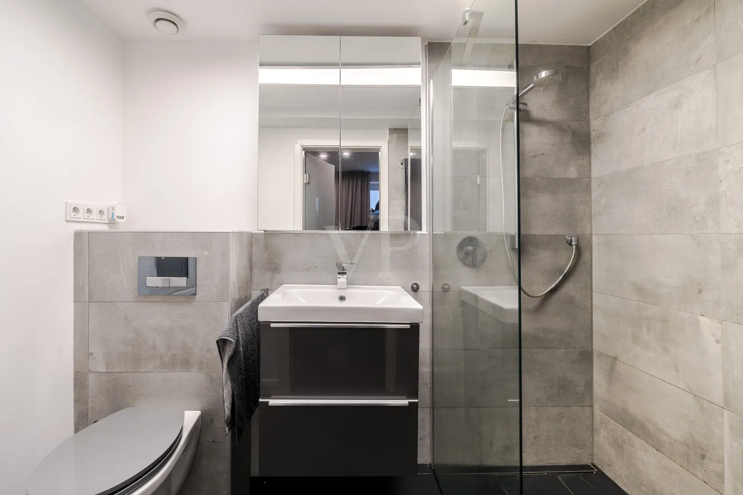 Gästebad + Walk-In-Dusche