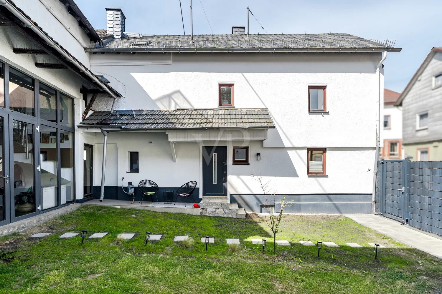 Neu angelegter Gartenbereich