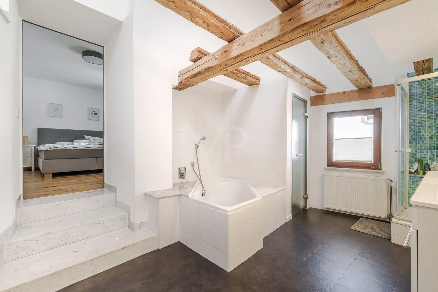 Bad en Suite zum Elternschlafzimmer