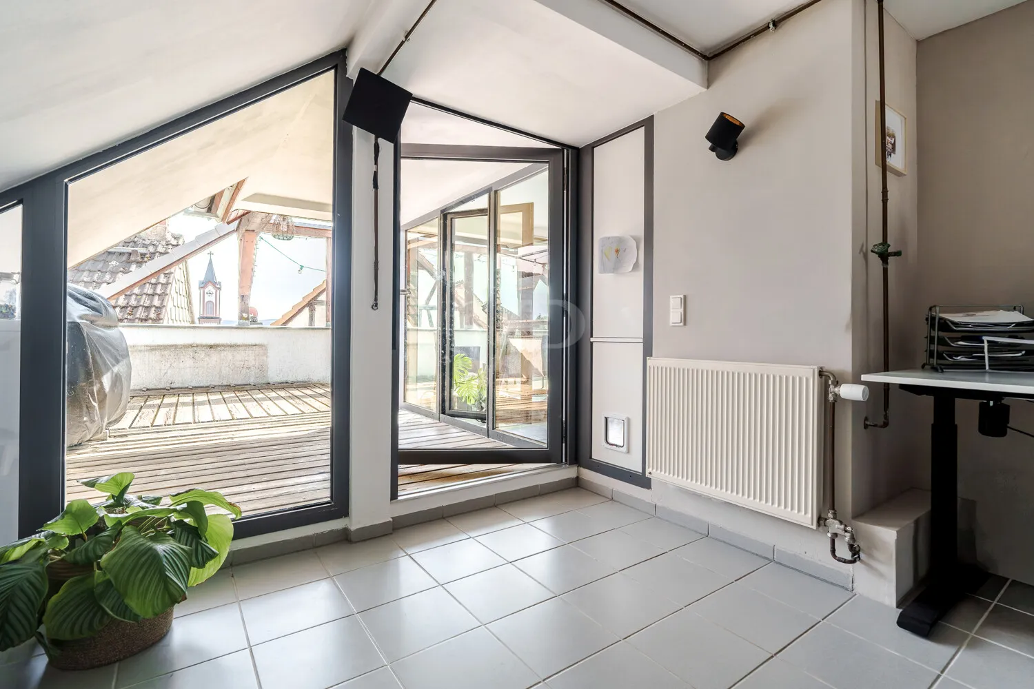 Büro neben der Dachterrasse