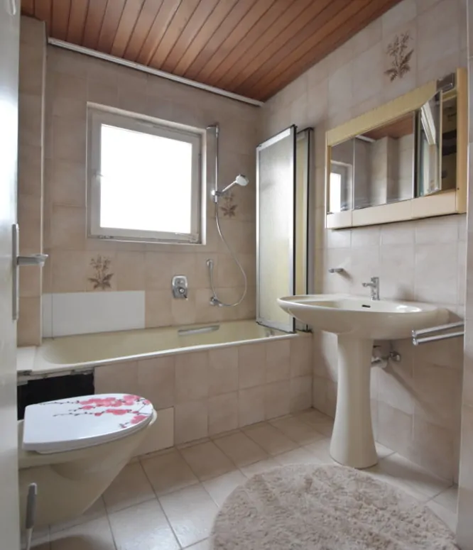 Obergeschoss-Wannenbad