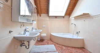 von_poll_real_estate_property_25130031_image_10