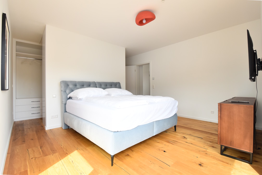 Schlafzimmer mit Ankleide