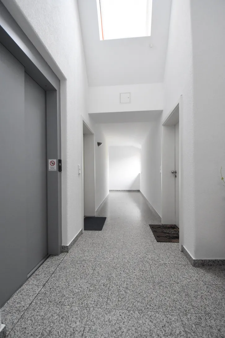 Hausflur mit Aufzug