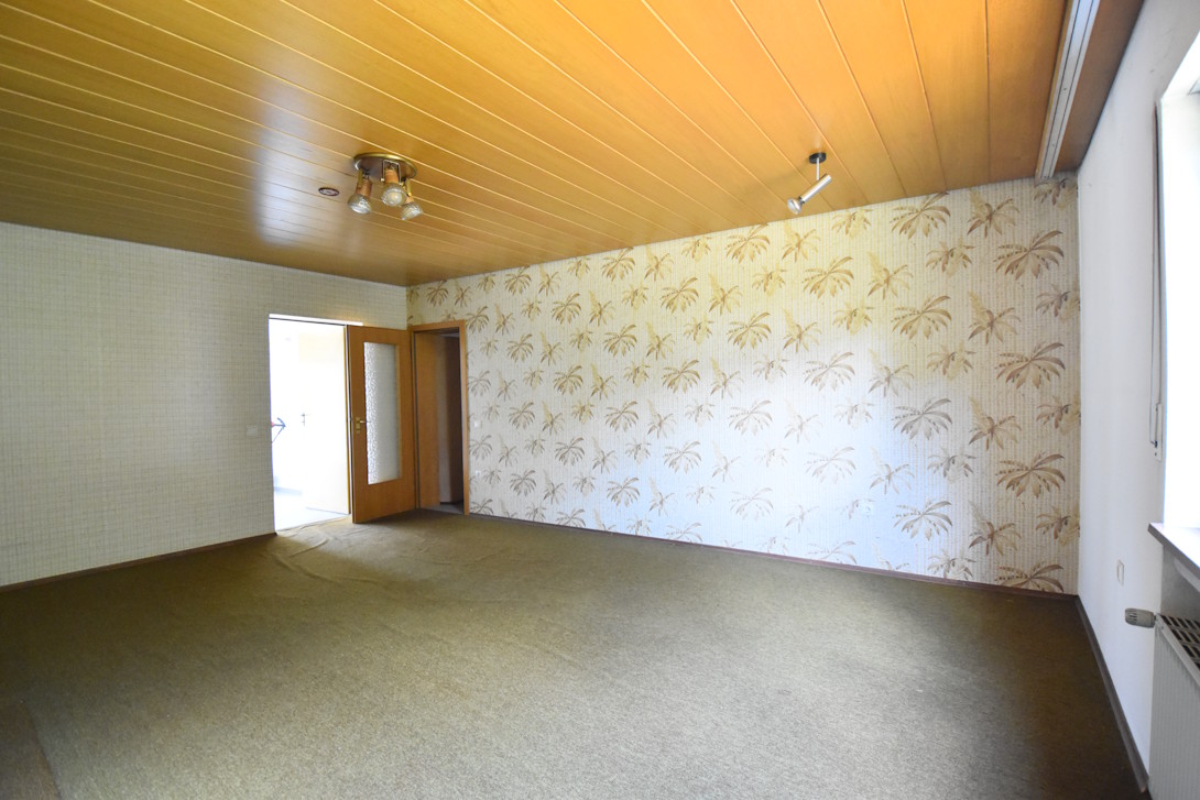 Raum an Garage