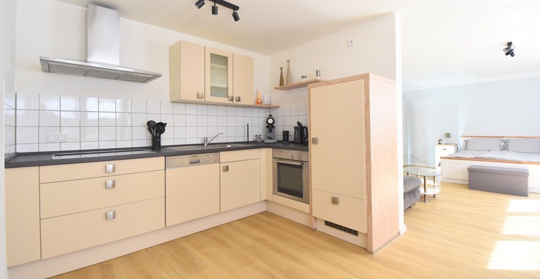 Küche mit Einbauküche