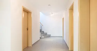 von_poll_real_estate_property_24066020_image_8