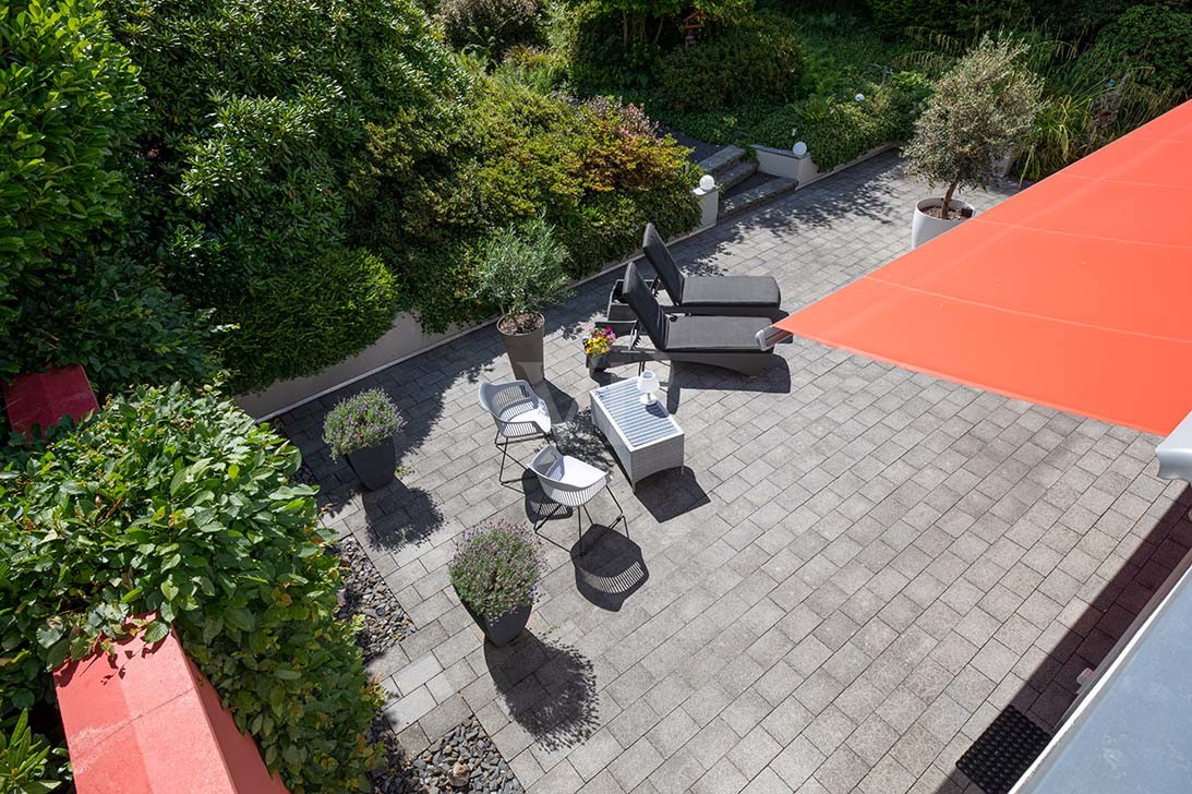 Blick zum Terrassenbereich