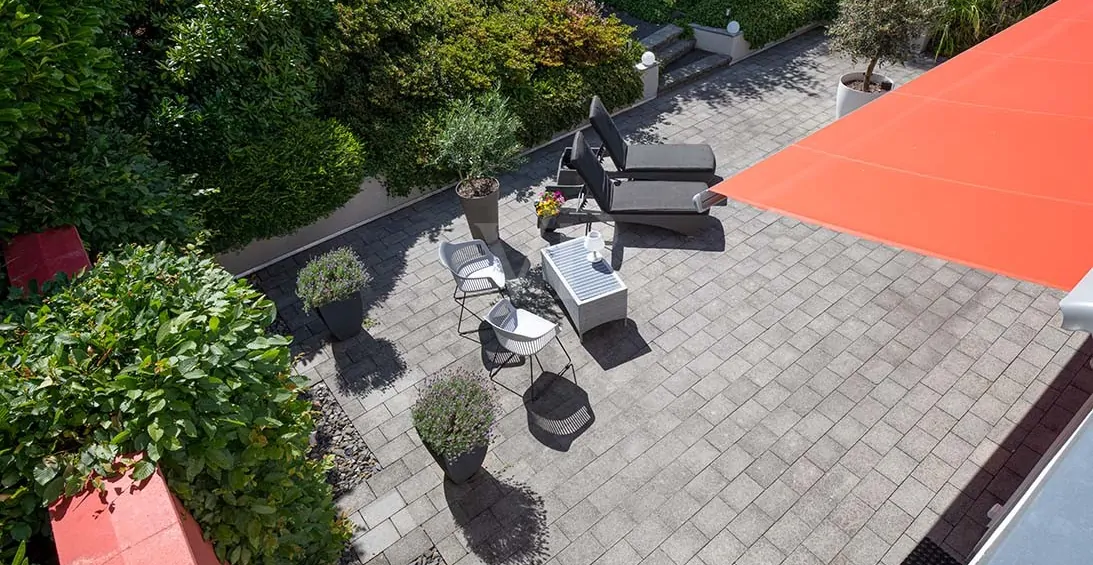 Blick zum Terrassenbereich