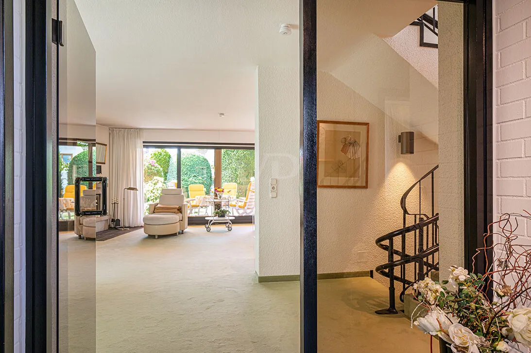 Windfang mit Blick Wohnbereich