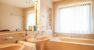 von_poll_real_estate_property_25066037_image_7