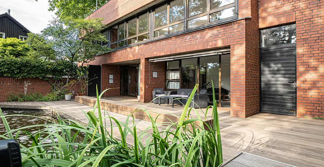 Wohnen, arbeiten, wohlfühlen – repräsentatives Architektenhaus mit vielseitigem Potential!