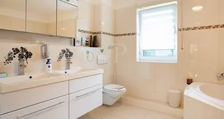 von_poll_real_estate_property_25066040_image_7