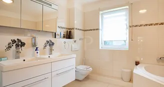 von_poll_real_estate_property_25066040_image_8