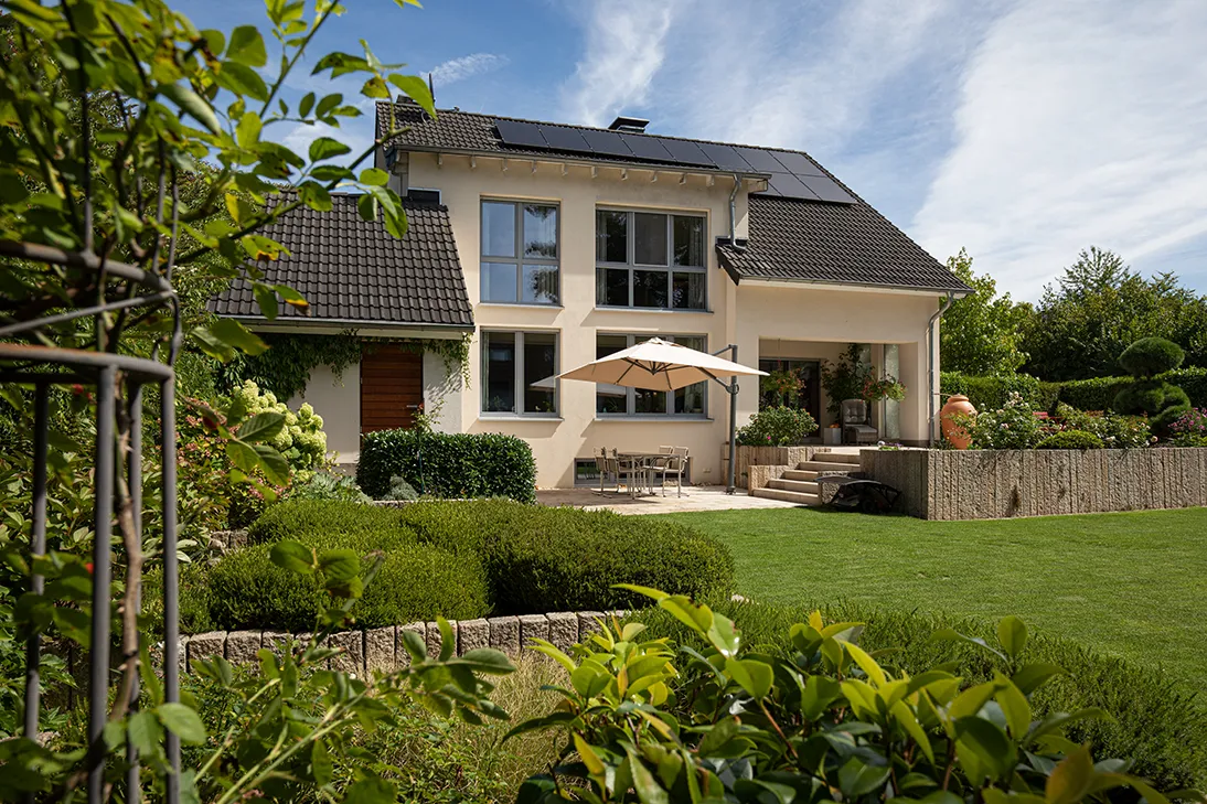 Stilvoll, großzügig, energieeffizient – besonderes Zuhause in bester Hebborner Lage!