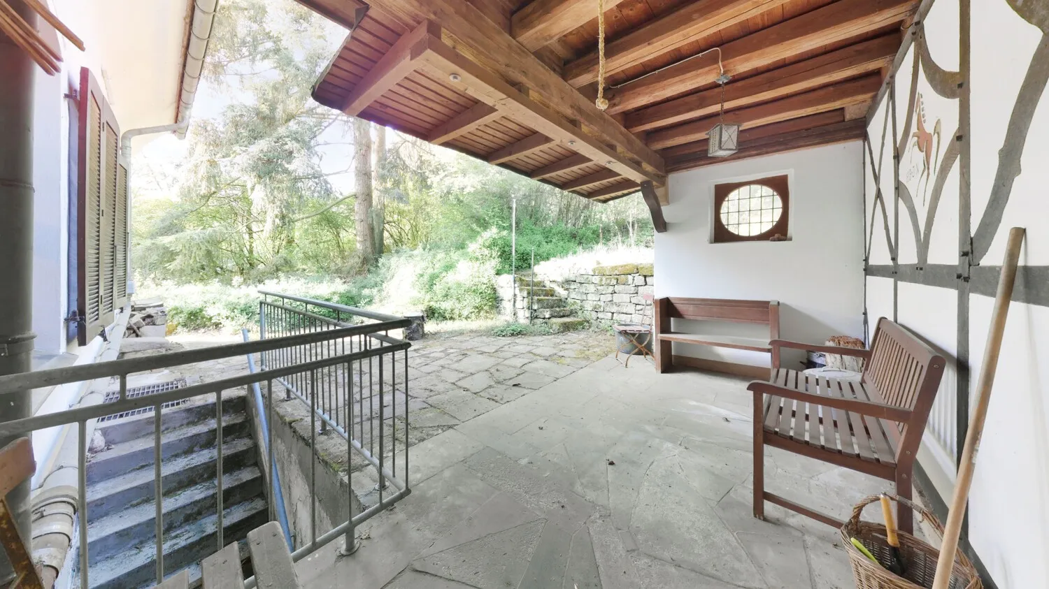 überdachte Terrasse