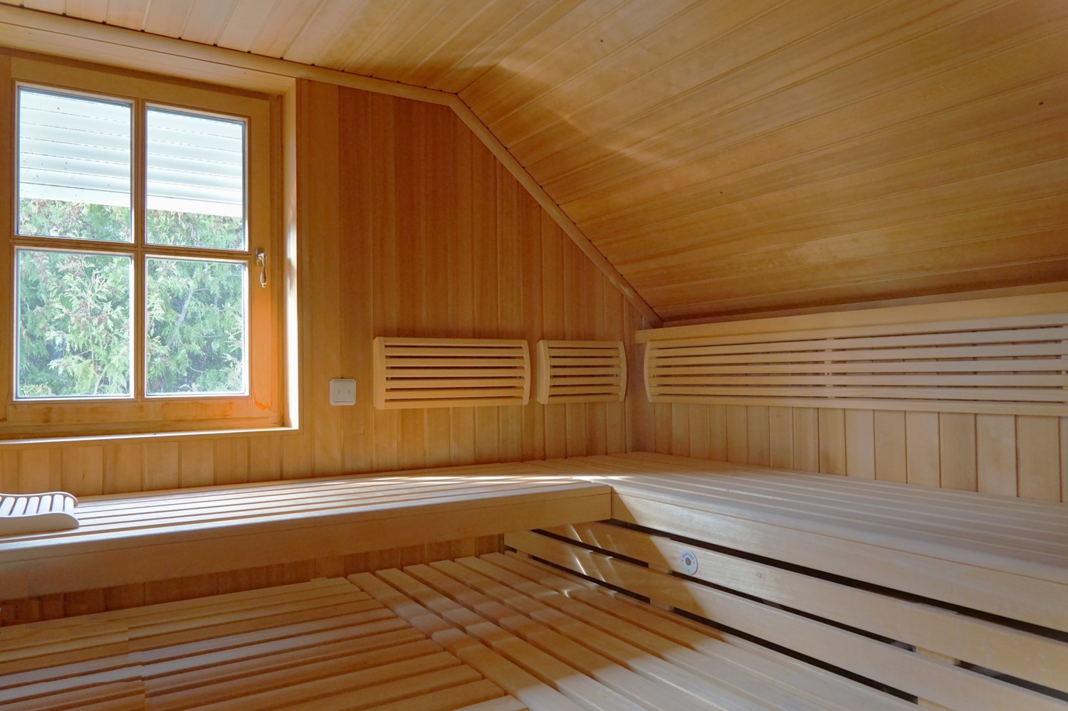 mit integrierter Sauna