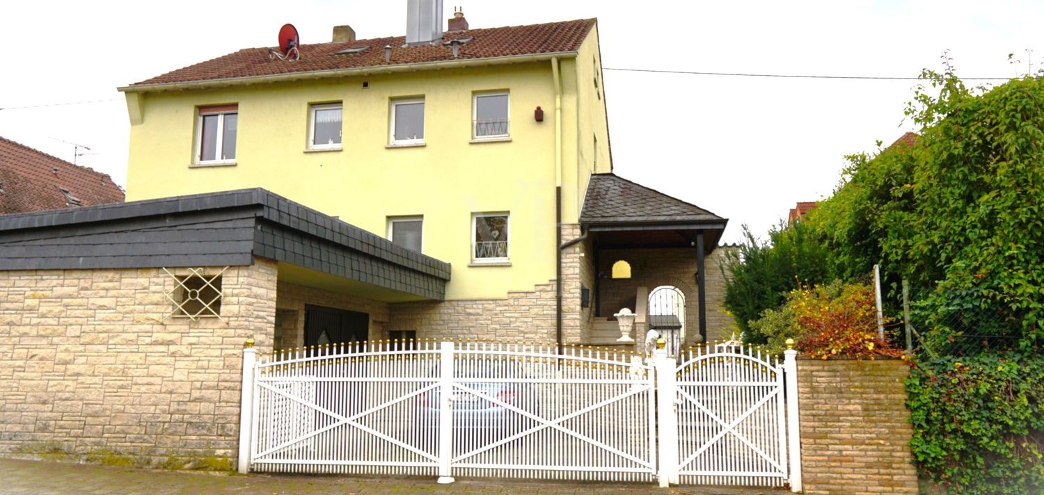 Straßenansicht